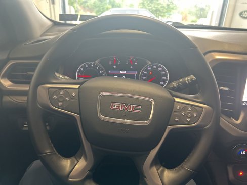 Used 2023 GMC Acadia AT4 image 13