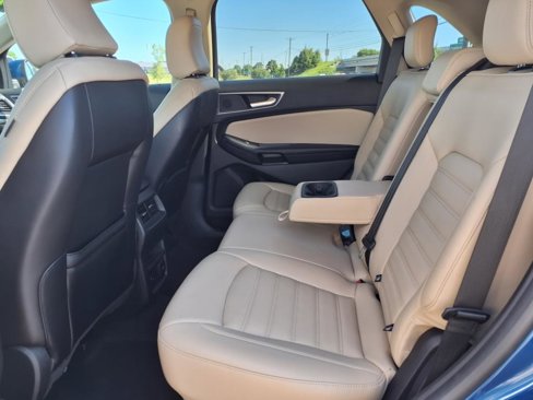 Used 2024 Ford Edge SEL w/ Convenience Package image 7