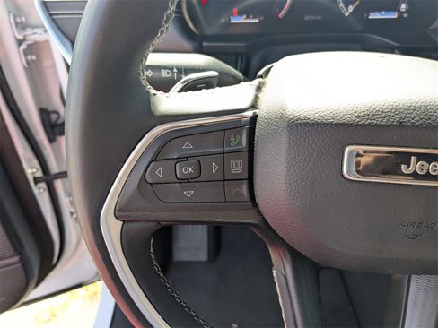Used 2024 Jeep Grand Cherokee Altitude image 19