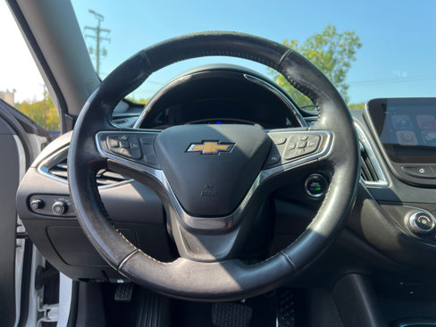 Used 2017 Chevrolet Malibu LT w/ Leather Package image 18