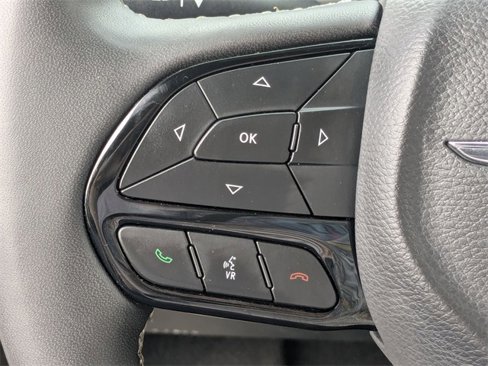 Used 2024 Chrysler Pacifica Premium image 21