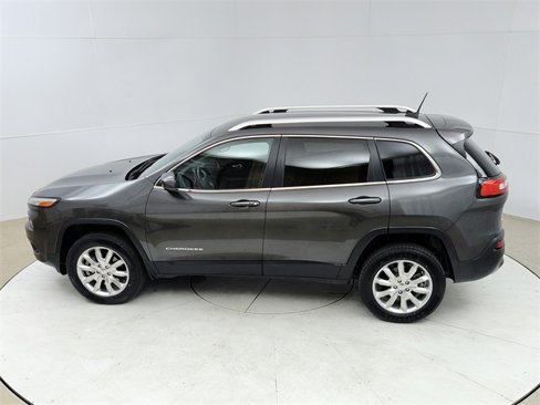 Used 2016 Jeep Cherokee Limited w/ Luxury Group image 16