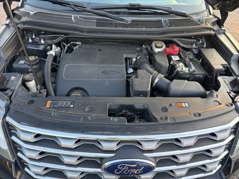 Used 2017 Ford Explorer Limited image 23