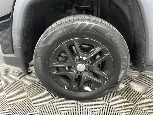 Used 2017 Jeep Compass Sport w/ Tech Group image 11