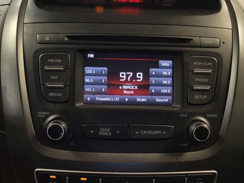 Used 2015 Kia Sorento LX image 25