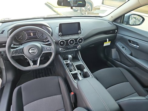 New 2025 Nissan Sentra SV image 4