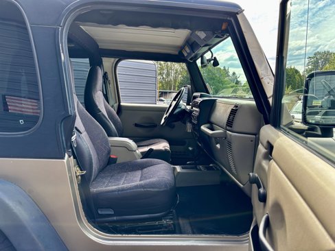 Used 2004 Jeep Wrangler Rubicon image 9