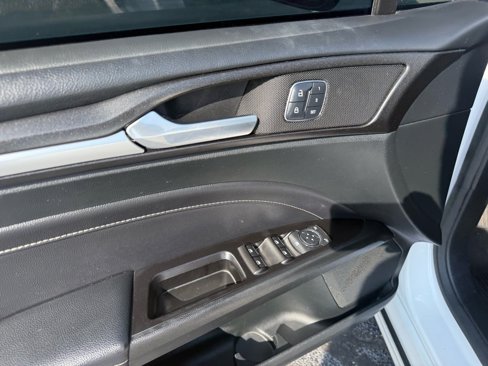 Used 2017 Ford Fusion Titanium image 14