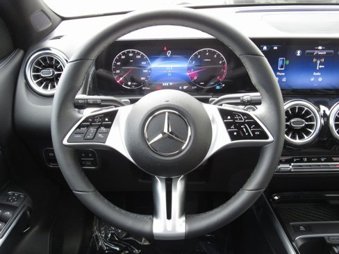 New 2025 Mercedes-Benz GLB 250 4MATIC image 26