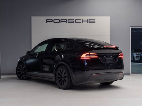 Used 2022 Tesla Model X Plaid image 3