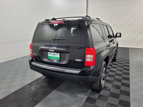 Used 2016 Jeep Patriot High Altitude image 9