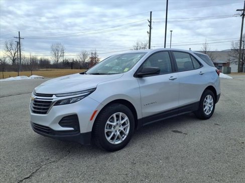 Used 2022 Chevrolet Equinox LS w/ Driver Confidence II Package image 3