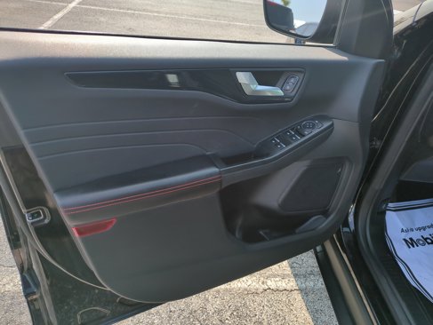 Used 2023 Ford Escape ST-Line image 11