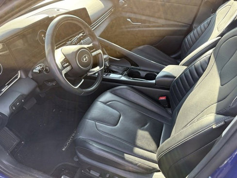 Certified 2023 Hyundai Elantra Limited w/ Preferred Accessory Package image 8