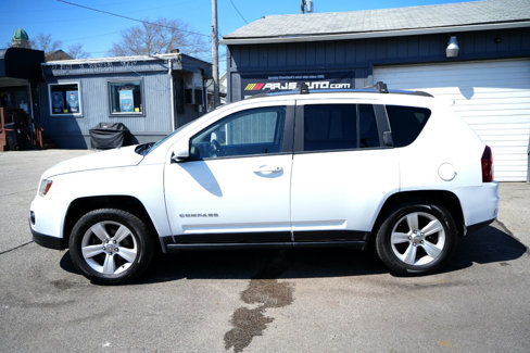 Used 2014 Jeep Compass Latitude w/ Sun/Sound Group image 10