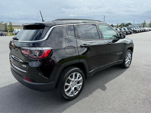 Used 2022 Jeep Compass Latitude image 10