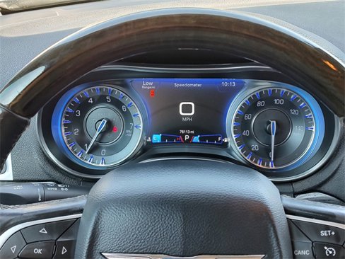 Used 2017 Chrysler 300 C image 15