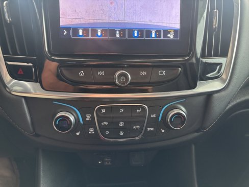Used 2021 Chevrolet Traverse RS image 25