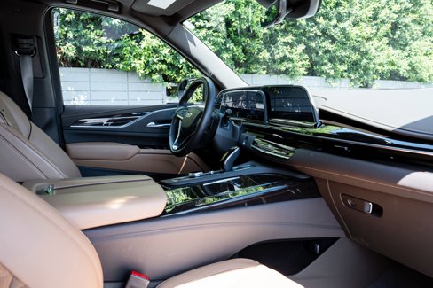 Used 2022 Cadillac Escalade ESV Premium Luxury image 12