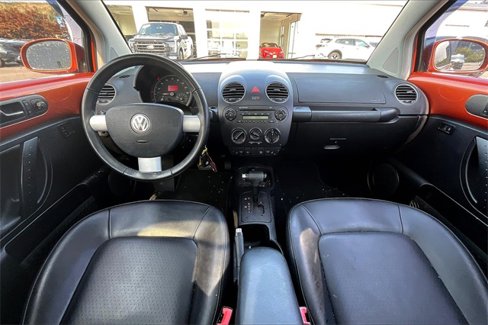 Used 2010 Volkswagen Beetle Red Rock image 8