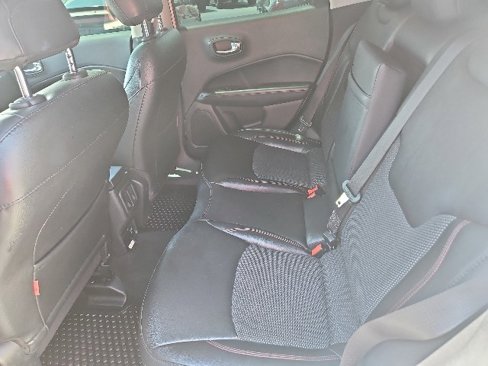 Used 2019 Jeep Compass Trailhawk image 7
