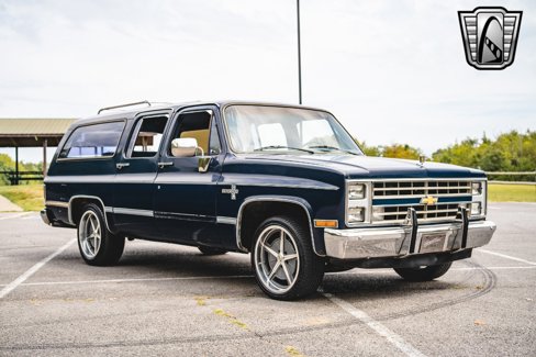 Used 1985 Chevrolet Suburban 2WD image 8