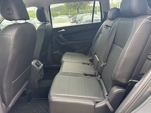 Used 2018 Volkswagen Tiguan SEL image 19