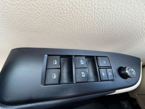 Used 2016 Toyota Highlander XLE image 15