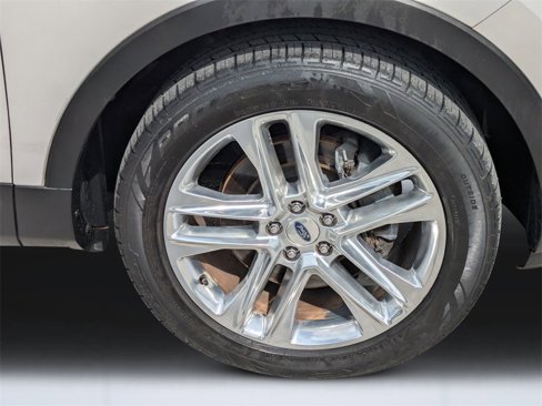 Used 2017 Ford Explorer XLT w/ Equipment Group 202A image 11