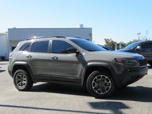 Used 2022 Jeep Cherokee Trailhawk w/ Premium Leather Package image 2