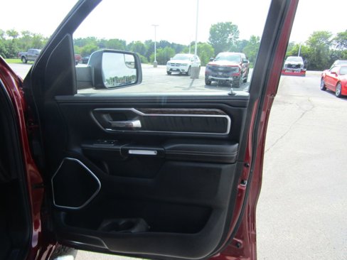 Used 2019 RAM 1500 Laramie image 36