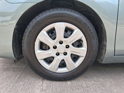 Used 2011 Toyota Camry LE image 22