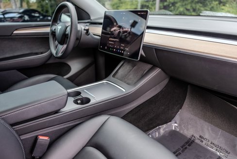 Used 2022 Tesla Model Y Performance image 19