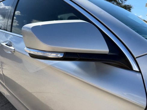 Used 2017 Chevrolet Impala LT image 9