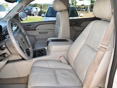 Used 2013 Chevrolet Tahoe LT w/ Luxury Package image 2