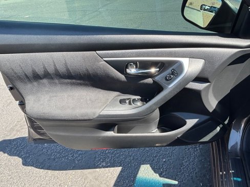 Used 2014 Nissan Altima 2.5 S w/ Sport Value Package image 16