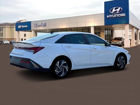 New 2025 Hyundai Elantra SEL image 8