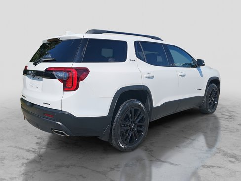 Used 2023 GMC Acadia SLE w/ Driver Convenience Package image 5