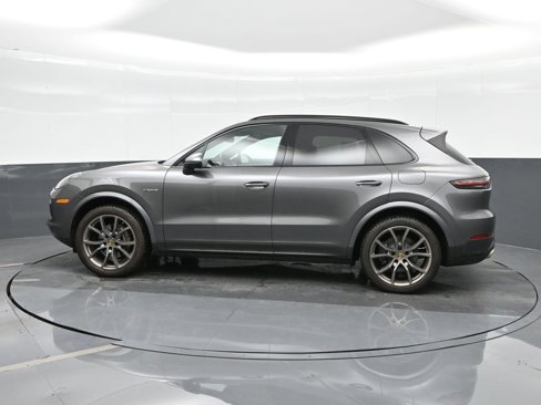 Certified 2020 Porsche Cayenne E-Hybrid w/ Premium Plus Package image 2