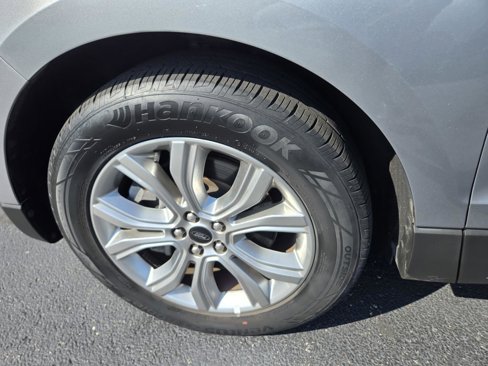 Used 2024 Ford Edge Titanium image 44