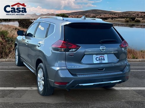 Used 2018 Nissan Rogue SV w/ Premium Package image 4