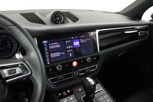 Used 2025 Porsche Macan image 13