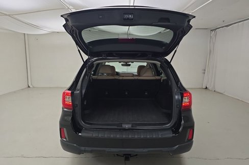 Used 2017 Subaru Outback 3.6R Limited image 29