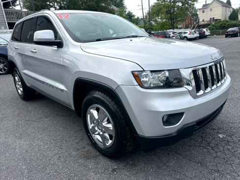 Used 2012 Jeep Grand Cherokee Laredo w/ Laredo E Group image 3