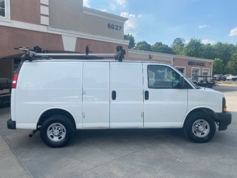 Used 2017 Chevrolet Express 3500 image 6