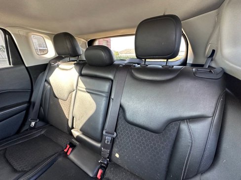 Used 2018 Jeep Compass Latitude w/ Popular Equipment Group image 8