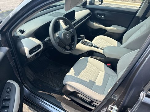 Certified 2023 Honda HR-V LX image 3