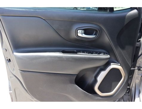 Used 2017 Jeep Renegade Limited image 26
