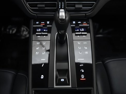 Certified 2022 Porsche Macan S image 20