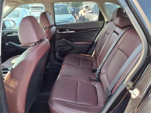 Certified 2022 Kia Seltos SX w/ Sunroof Package image 16